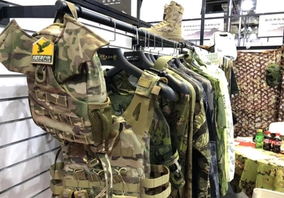 盛澤展團風采|展會第一天就接到試單!戎盛布業(yè):專注打造迷彩現(xiàn)貨超市!